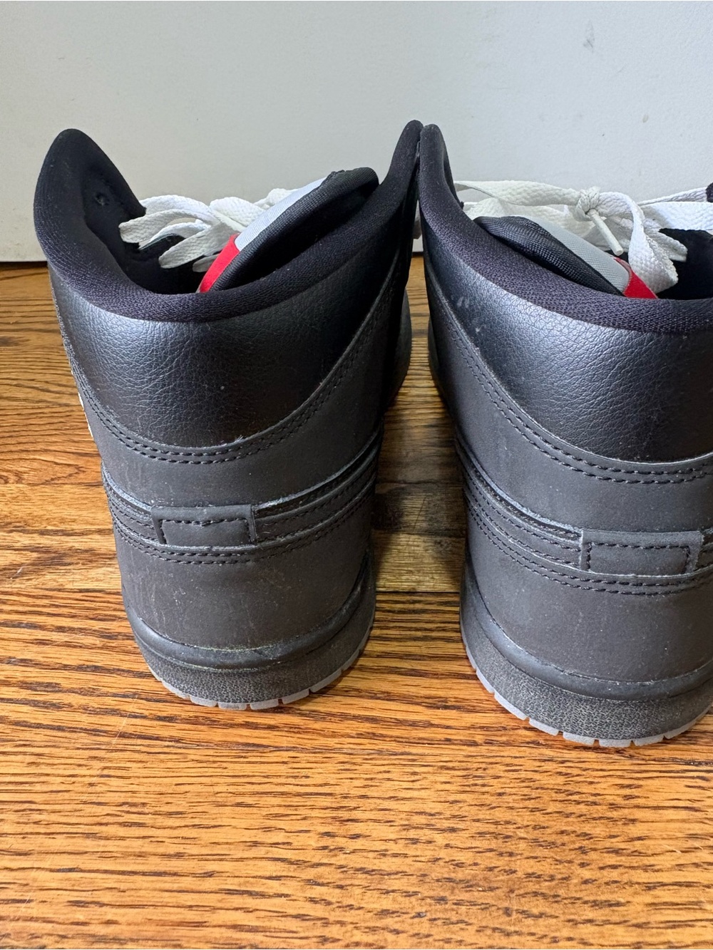 Nike Air Jordan 1 Mid SE Black Metallic Reimagined HV5177 010 Men's size 8.5 - Picture 4 of 8